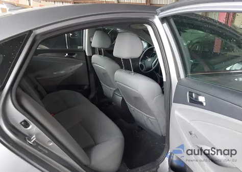 2014 Hyundai Sonata Hybrid z USA, uszkodzony, nr VIN KMHEC4A46EA117178